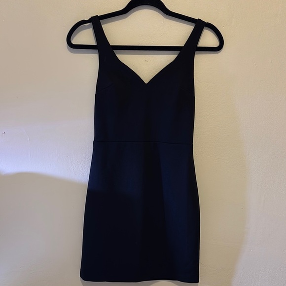 Express Black Sheath Mini Dress V-Neck Sleeveless - Picture 1 of 2